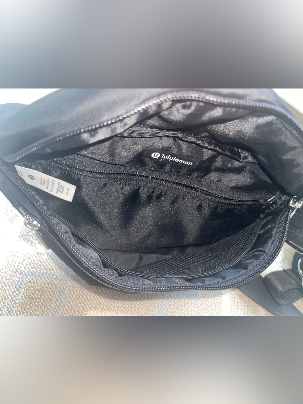 Lululemon Crossbody Fanny Pack Pouch Adjustable Belt Bag Black - Picture 3 of 7